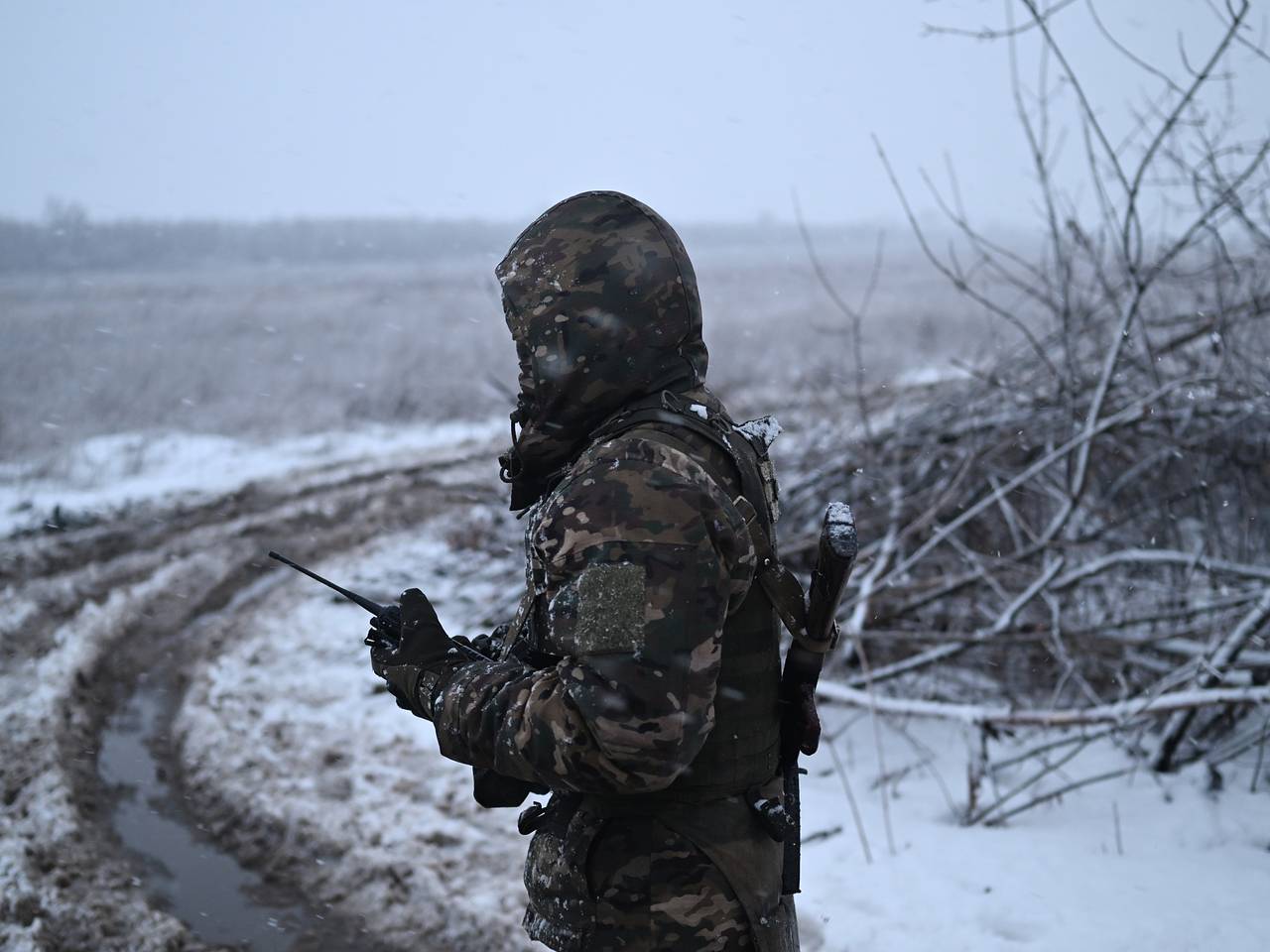 «Дома его почти похоронили». Российский боец два месяца полз к своим. Он прятался от дронов, прикрываясь телами бойцов ВСУ