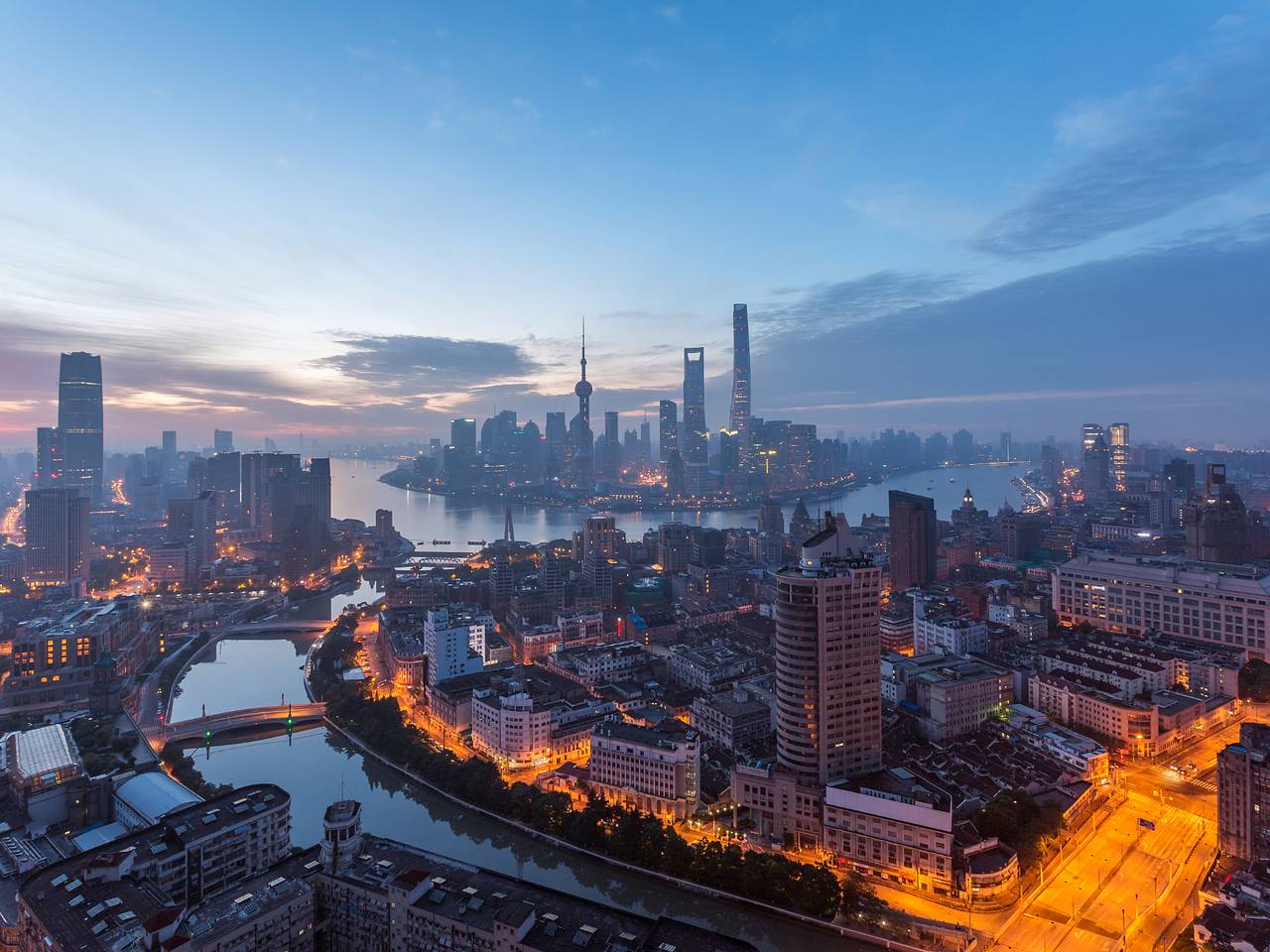 Россияне массово устремились в три города в Китае