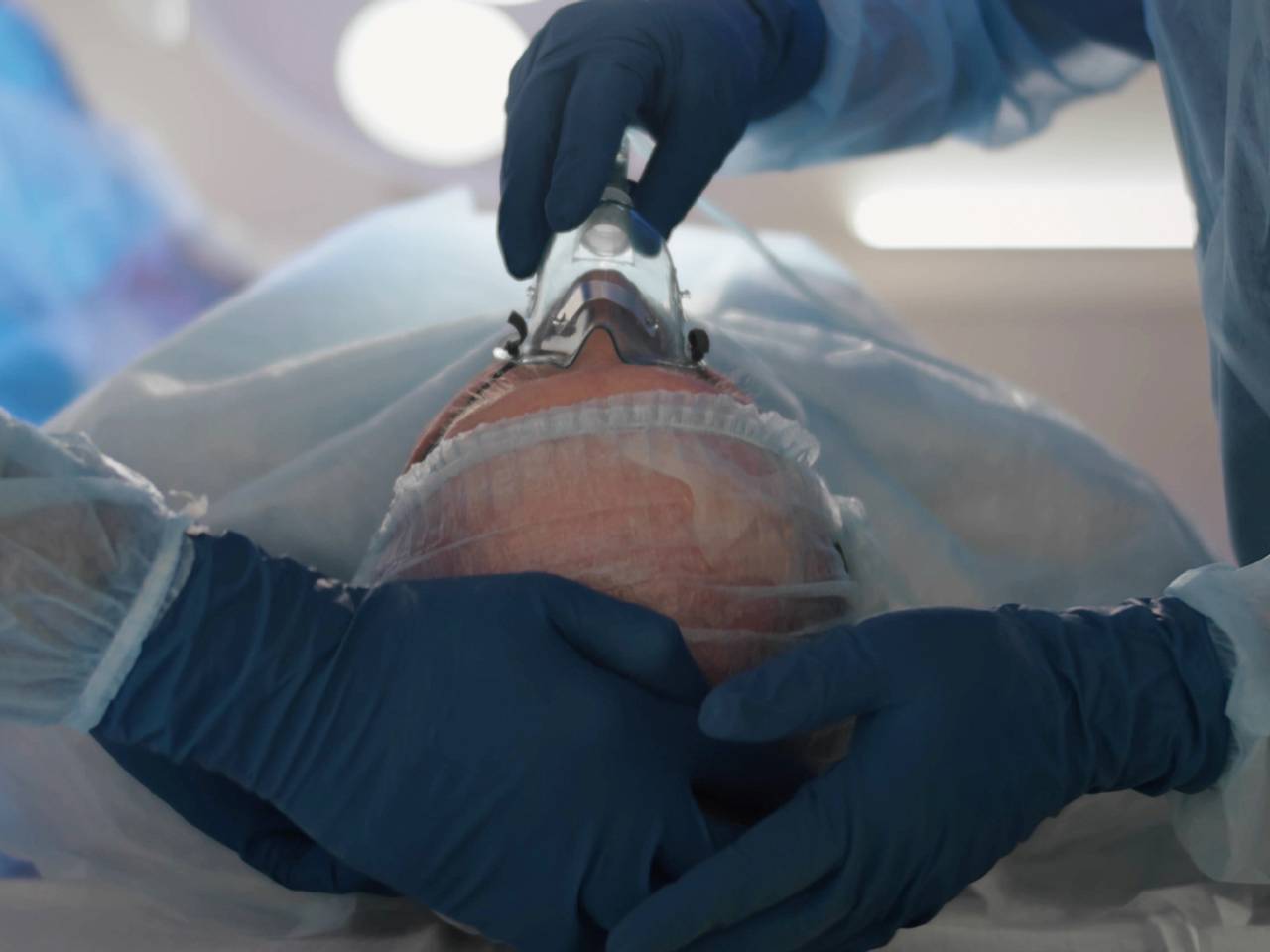 Врачей российской больницы обвинили в смерти пациентки с переломом руки