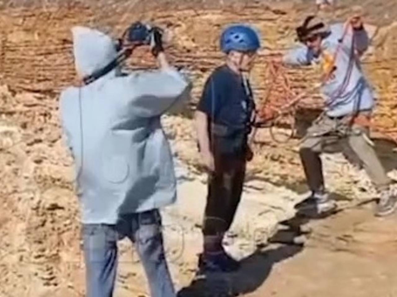 76-летняя россиянка прыгнула с горы и попала на видео