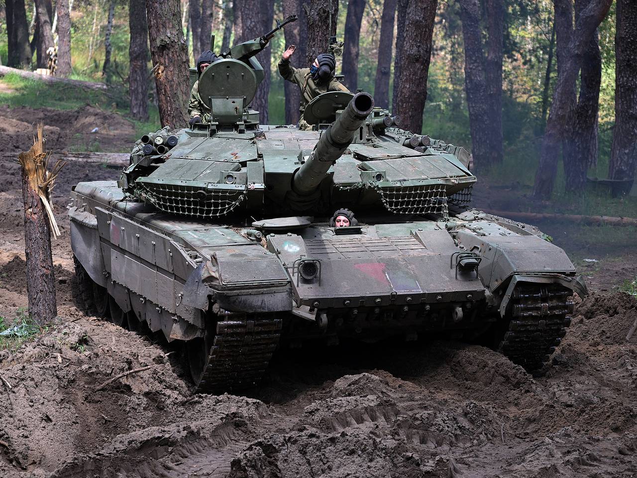 Белоусов поставил новые задачи в зоне СВО после первых переговоров России с Украиной Белоусов поставил новые задачи в зоне СВО после первых переговоров России с Украиной