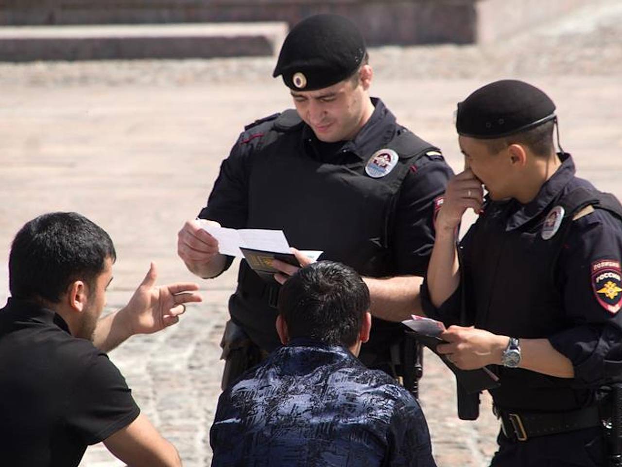 Госдума приняла закон об ужесточении контроля за мигрантами в Москве