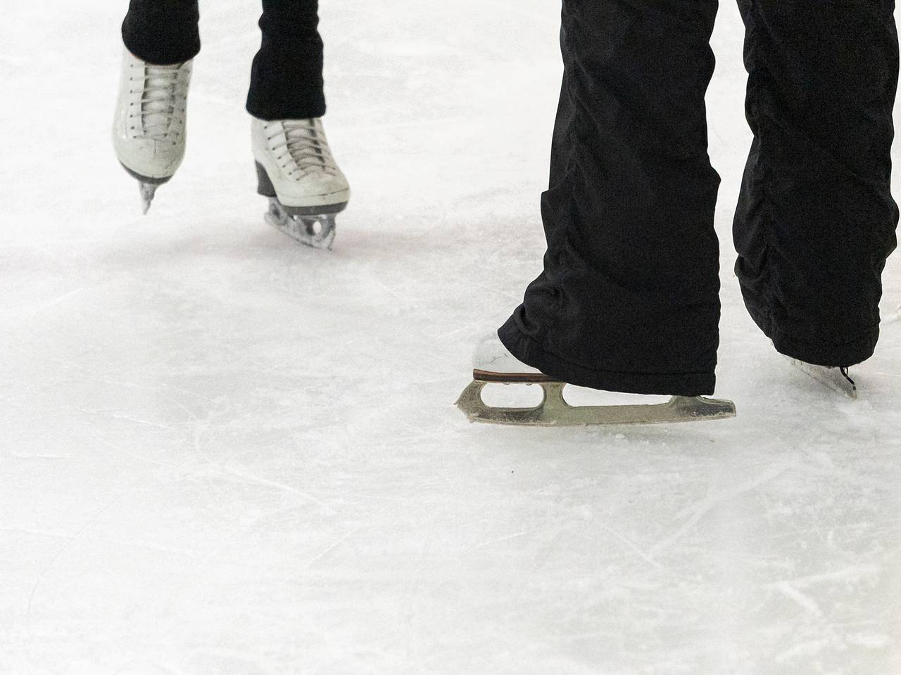 Обвиненный в домогательствах к детям тренер по фигурному катанию возобновил работу