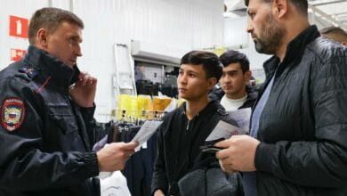 В России к бракам с мигрантами захотели привлечь полицейских В России к бракам с мигрантами захотели привлечь полицейских