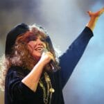 Россиянин выставил на продажу коллекцию газетных статей о Пугачевой за 300 тысяч рублей 6763226db63949e03726e82345f42e9e.jpg