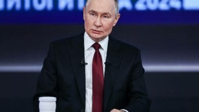 Путин пообещал обсудить новые меры развития Арктики