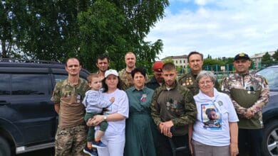 Евгений Артюхов, глава Колыванского района, принял участие в установке монумента героям современных военных конфликтов в р.п. Чик