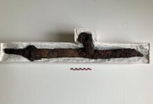 Древний меч нашли в могиле в России