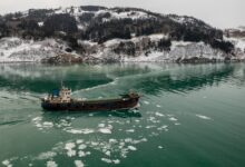 Маломерная баржа опрокинулась в российском регионе