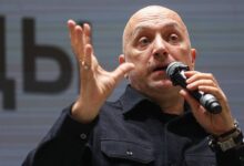 Захар Прилепин отложил книгу из-за возвращения на СВО: планы и детали Прилепин заявил о планах написать книгу после возвращения с СВО