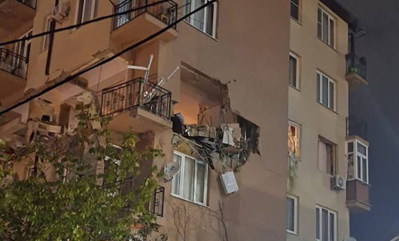 Стало известно об обстановке у многоэтажного дома в Сочи после мощного взрыва