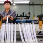 Возобновление производства агиттекстиля 1930-х в России: история и новая коллекция из Иваново Производство репрессированного в 1930-х годах агиттекстиля возобновили в России