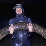 Гигантский бивень мамонта неожиданно «выловили» на рыбалке в России