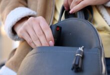 Неизвестная с перцовым баллончиком напала на школьницу в российском городе