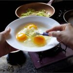 Врач назвала яйца миниатюрной кладовой одного полезного микроэлемента