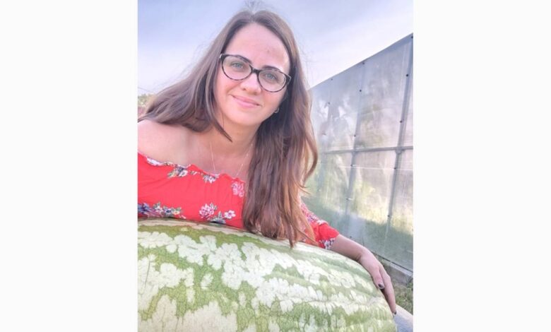 На заднем дворе у россиянки выросла «галактика»