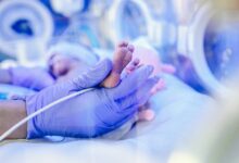 В России спасли девочку-«дюймовочку»