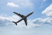 Летевших в Египет россиян привезли в Москву и не выпустили из самолета