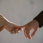 Что интимнее секса для молодежи? Ответ зумеров удивил экспертов Молодежь назвала действие интимнее секса