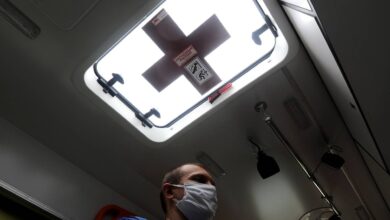 Раскрыты подробности о состоянии пострадавших после въезда авто в остановку с россиянами