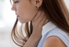 У россиянки диагностировали полную потерю голоса на фоне стресса из-за ухода отца на СВО