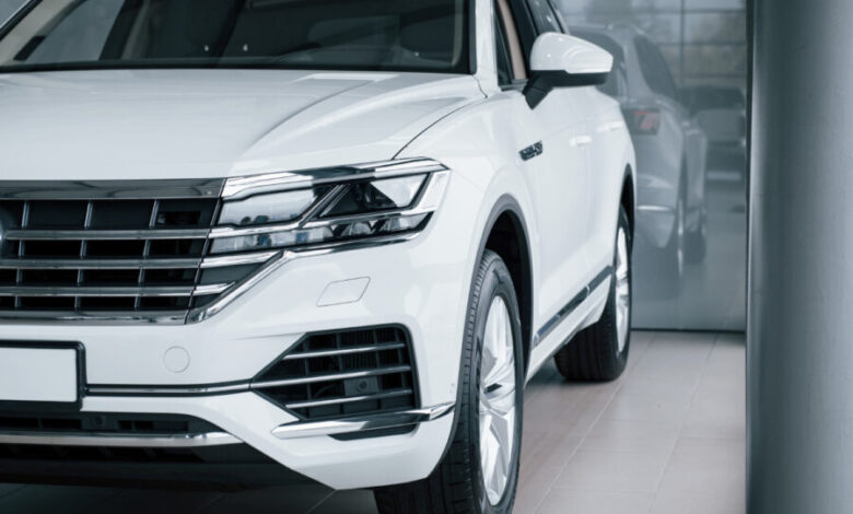 Новосибирцев предупредили о штрафах за долгий прогрев двигателя во дворе