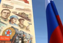 Патриотический мурал в честь подвига железнодорожников открыли в Новосибирске