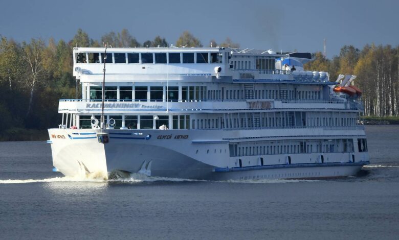 Массовая рвота и отравление на теплоходе Сергей Дягилев