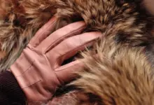 Розыск в Новосибирске: женщина подозревается в грабеже на 370 тысяч