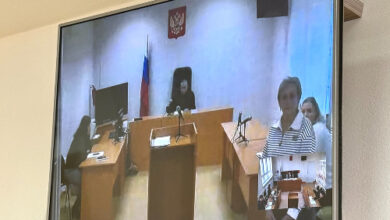 Зал суда Новосибирска: директор школы №5 Татарска Людмила Лиховец