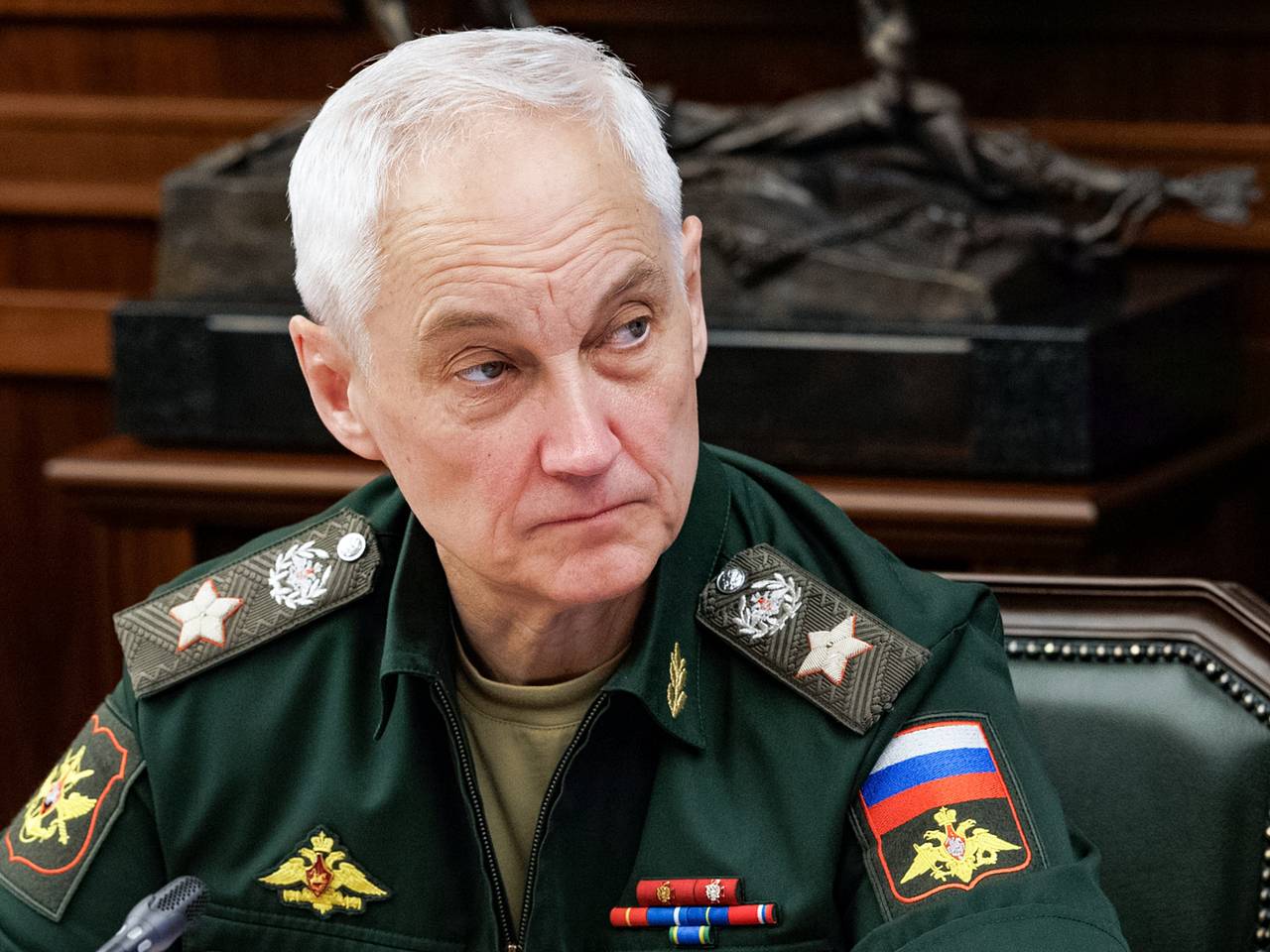 Белоусов поздравил взявших под контроль населенный пункт в зоне СВО бойцов