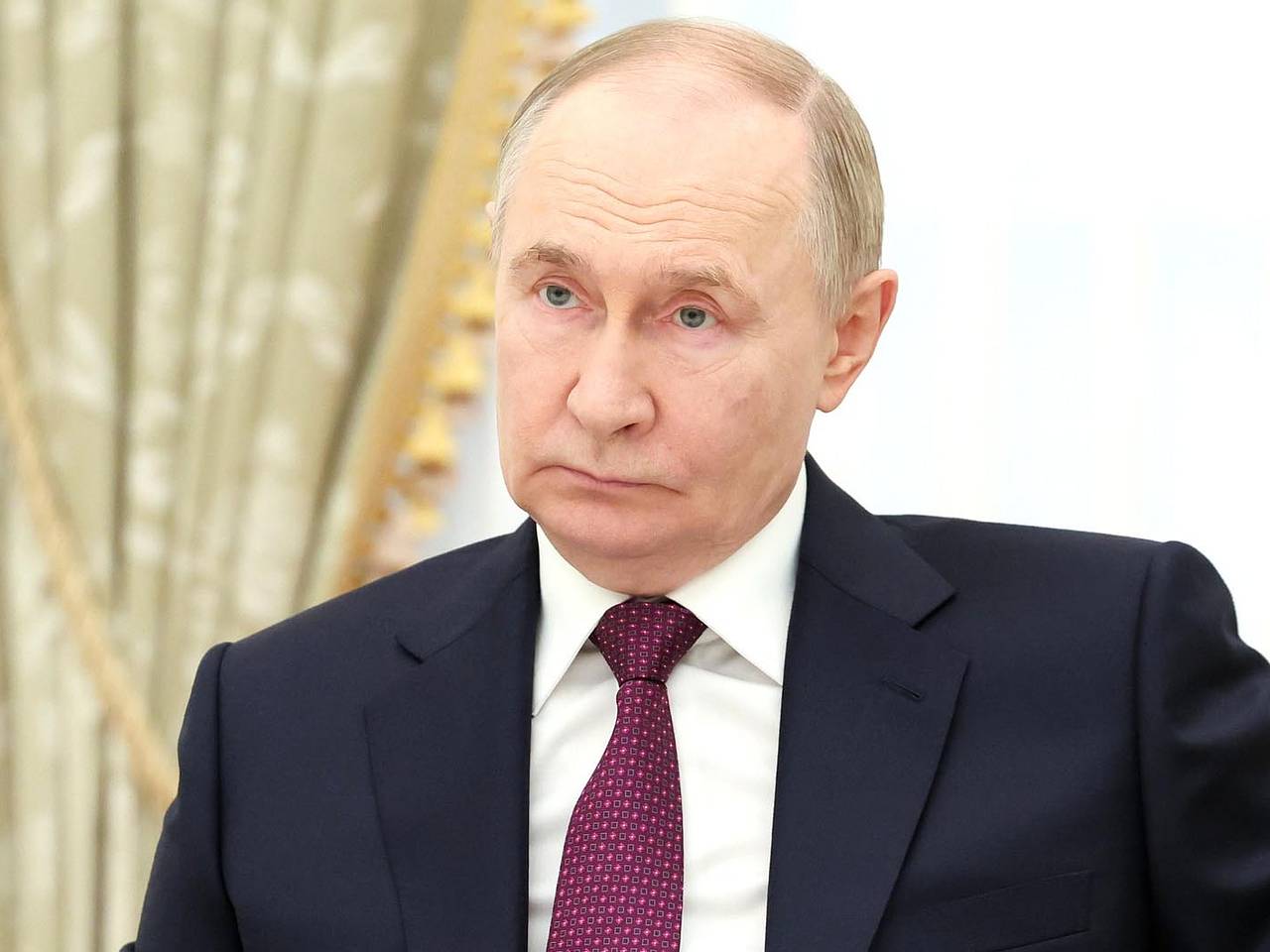 Путин дал поручение относительно трудоустройства вернувшихся с СВО россиян Путин дал поручение относительно трудоустройства вернувшихся с СВО россиян