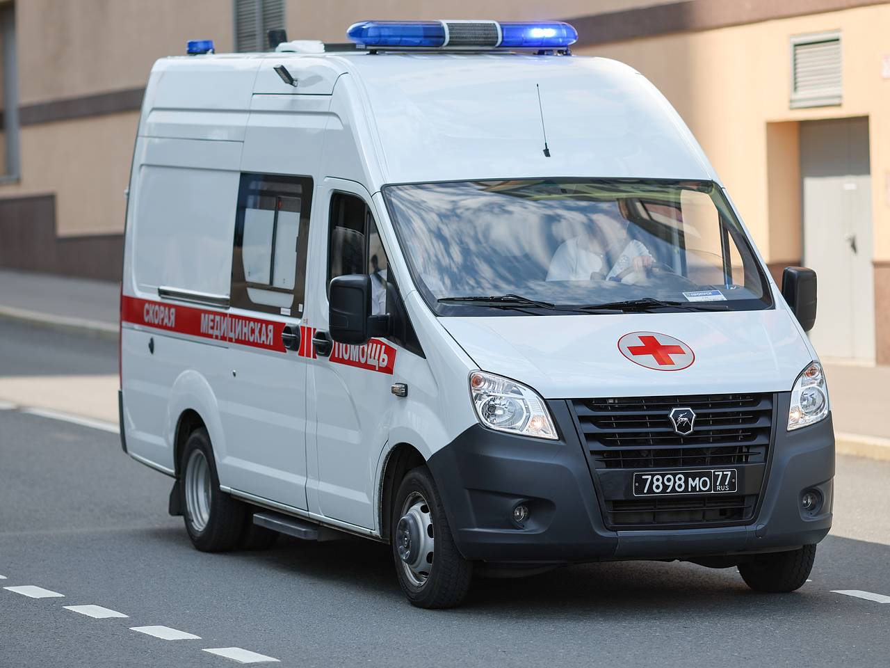 В Москве ребенок выпала с девятого этажа и выжила