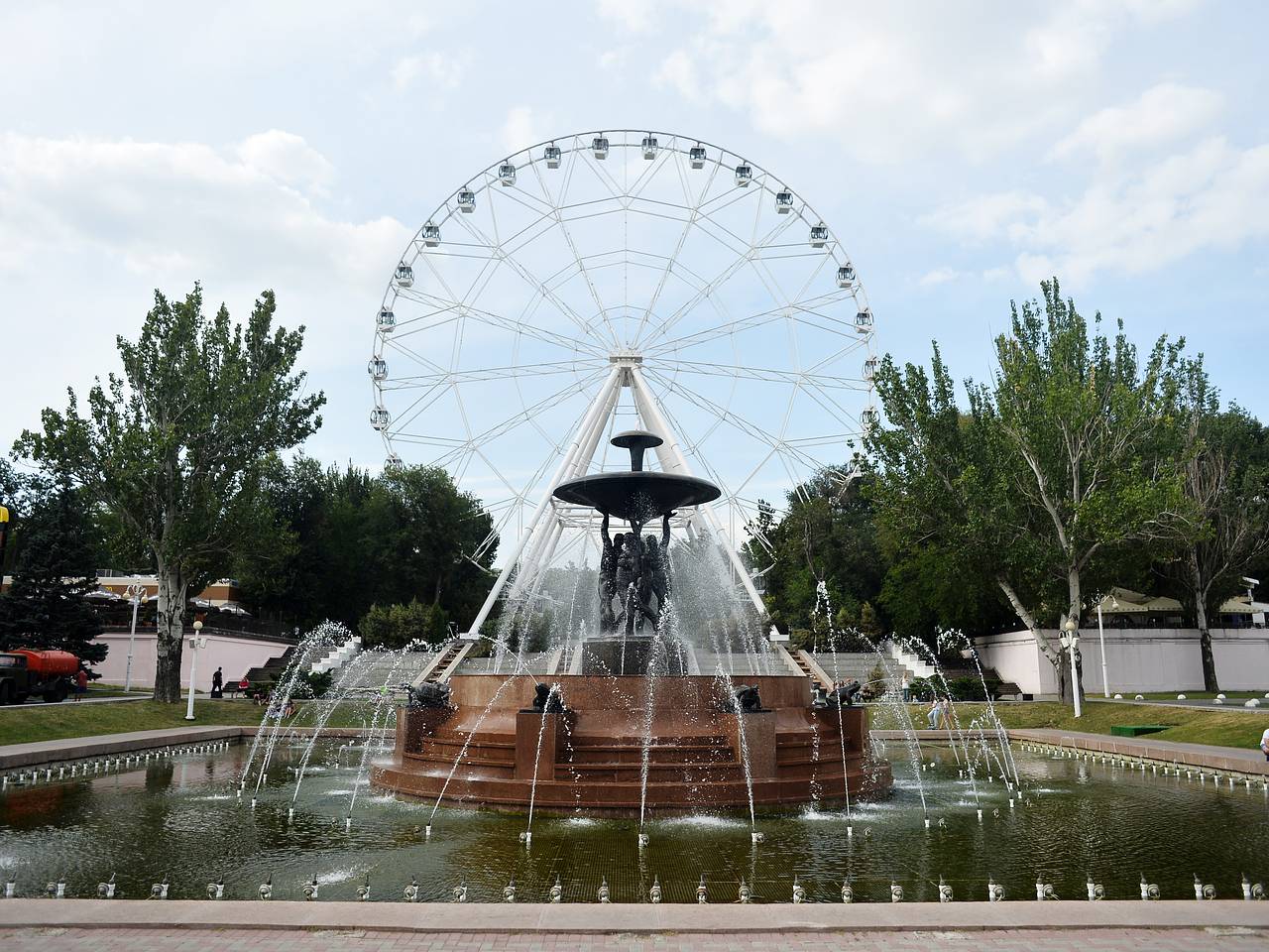 На колесе обозрения в российском регионе ночью забыли человека