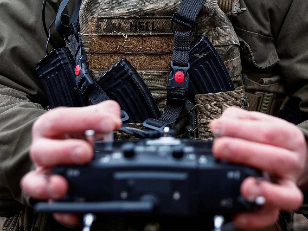 Три медика пострадали при ударе дрона ВСУ по скорой помощи в российском регионе