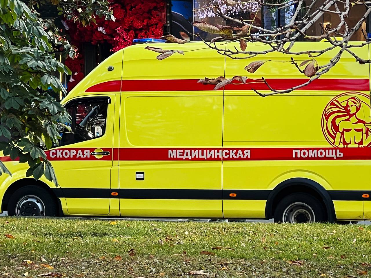 Россиянка вернулась с работы и нашла мертвыми заночевавших в квартире друзей