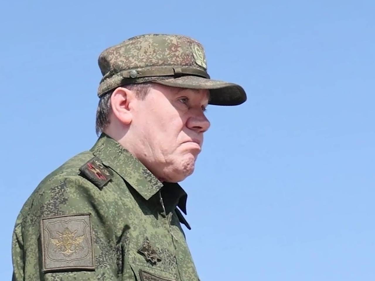 Появление главы Генштаба в зоне СВО на «Аллигаторе» сняли на видео