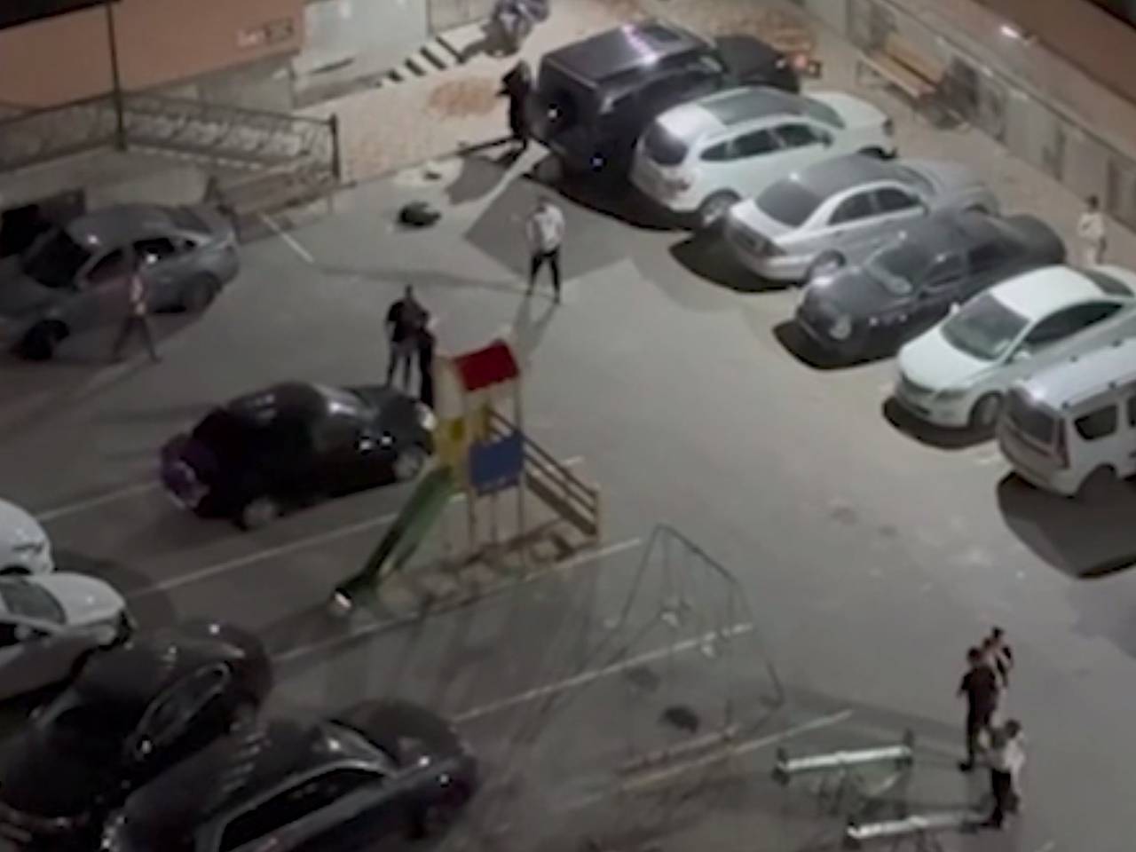 В Махачкале неизвестные 10 раз выстрелили в бойца ММА Тимура Хизриева В Махачкале неизвестные 10 раз выстрелили в бойца ММА Тимура Хизриева