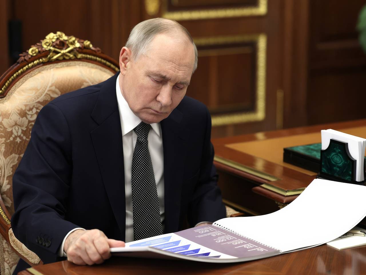 Путин сообщил о готовности работать над меморандумом с Украиной