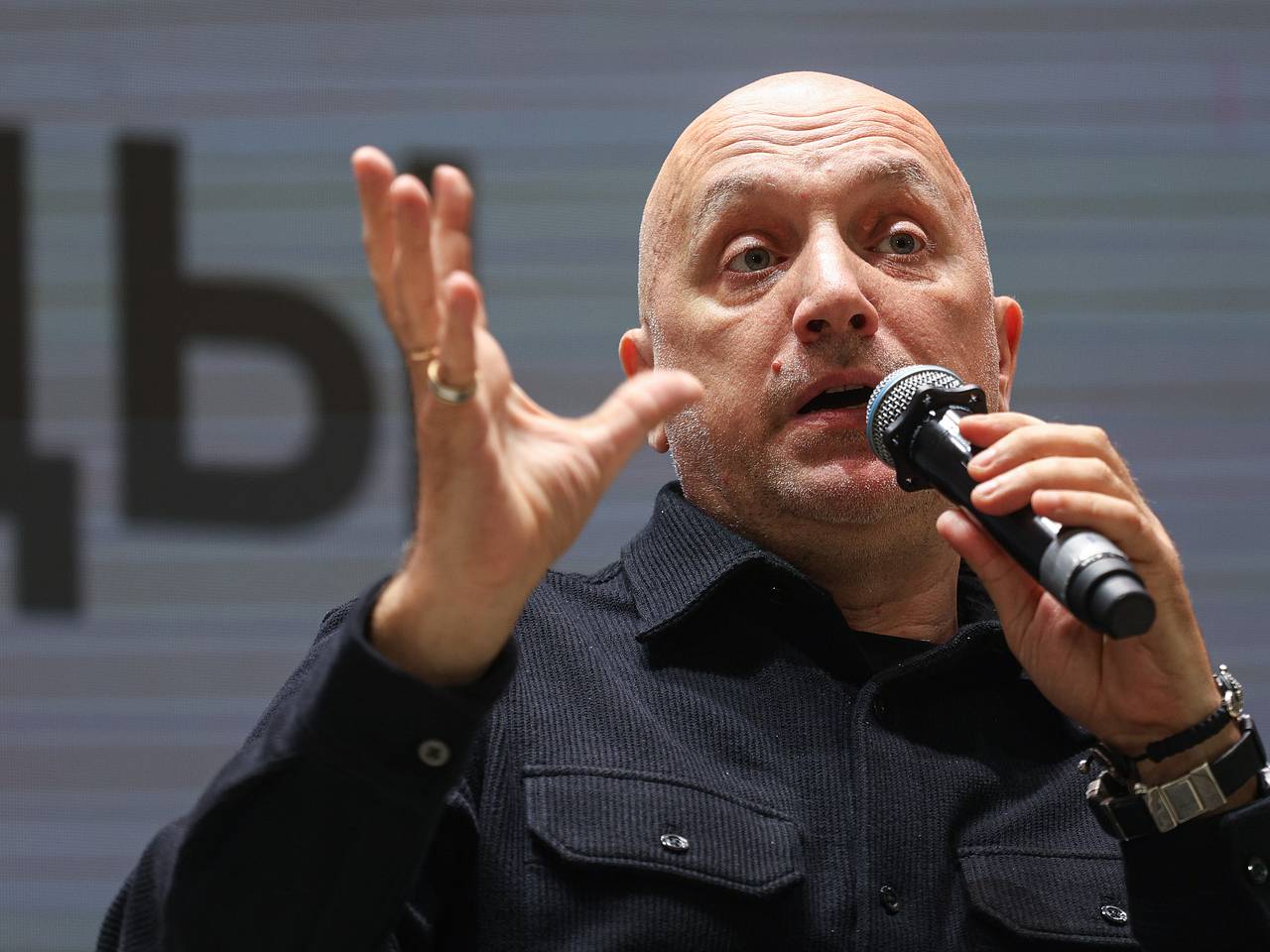 Прилепин заявил о планах написать книгу после возвращения с СВО