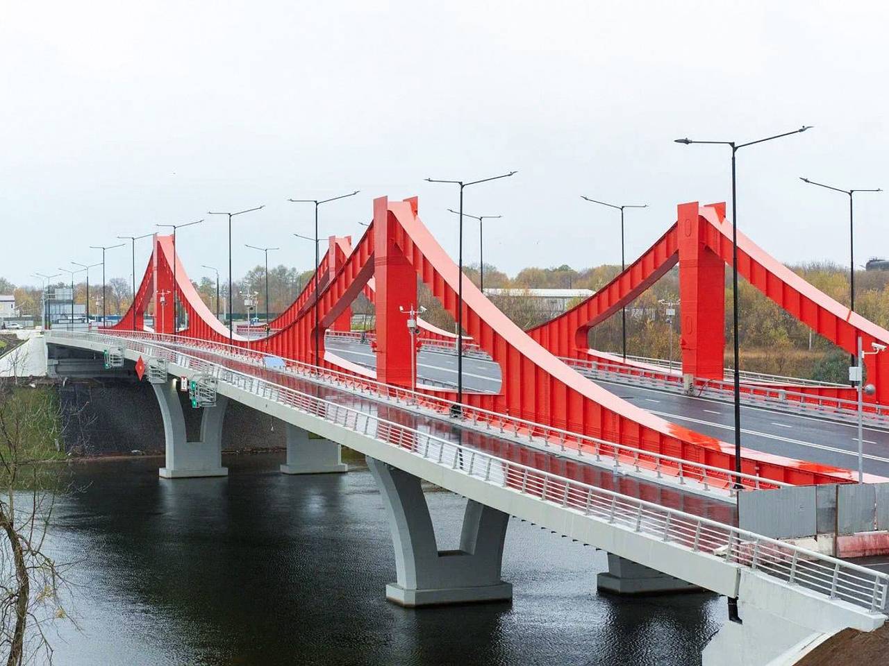 Москвичи выберут название для моста около Национального космического центра