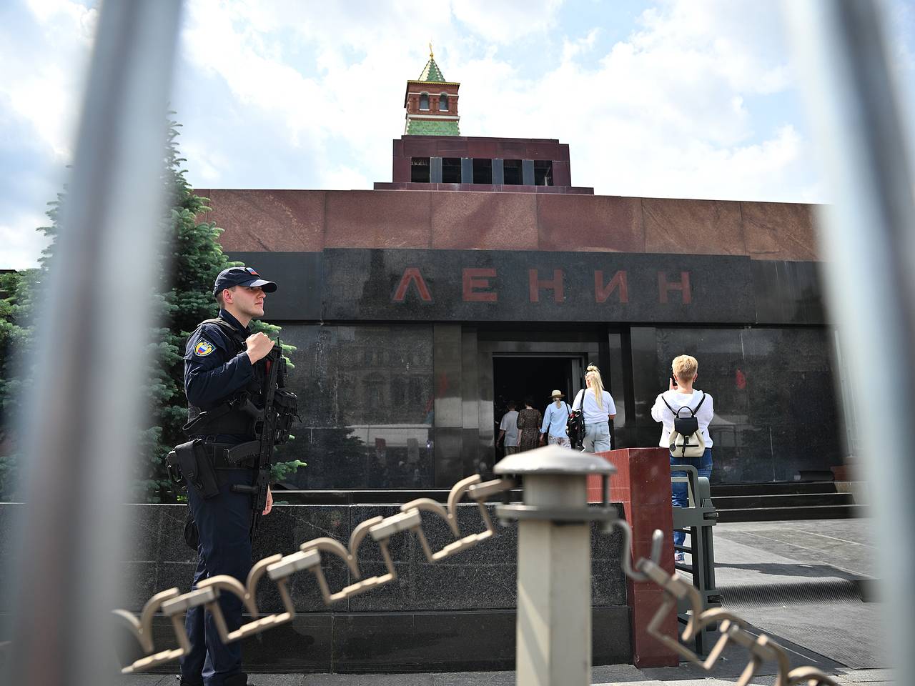 Мавзолей Ленина закроют для посетителей