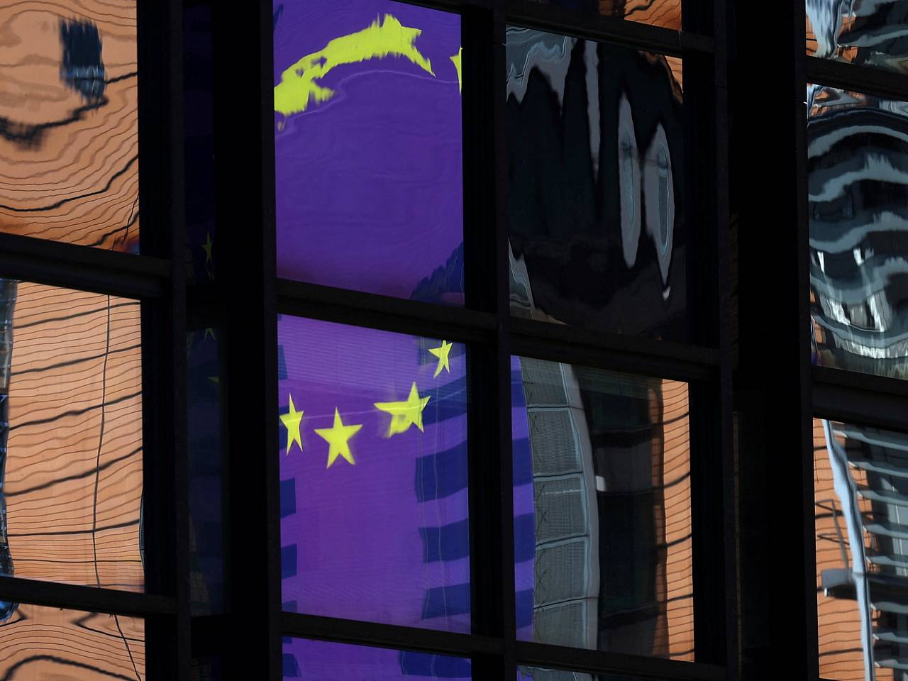 В ЭИСИ отметили отказ Запада от демократии В ЭИСИ отметили отказ Запада от демократии