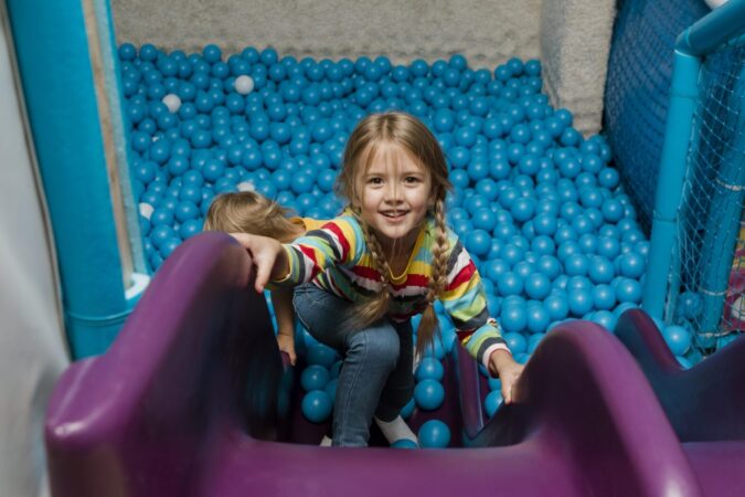 6-летняя девочка сломала позвоночник в новосибирском детском центре