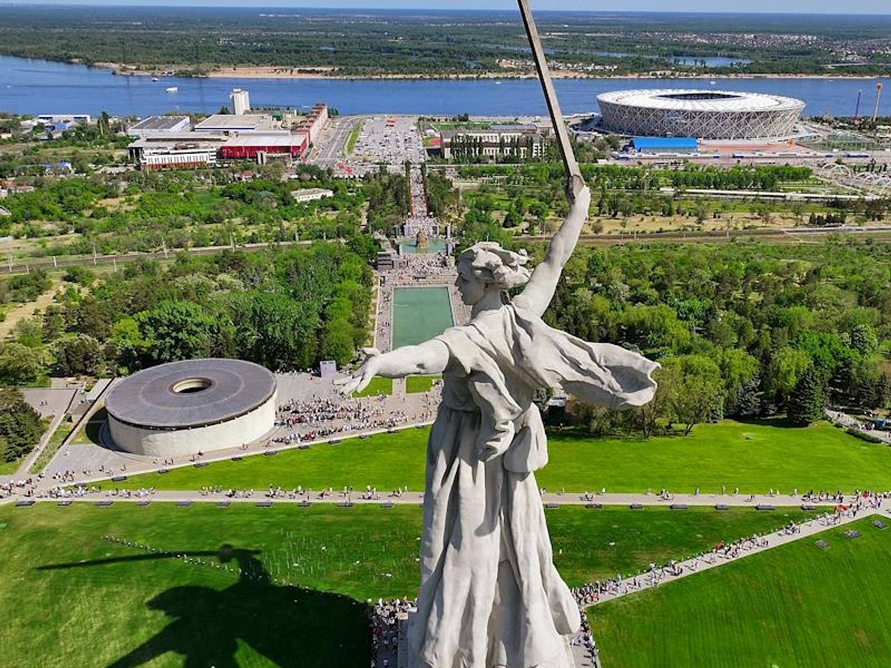 Ректор московского вуза умер внутри монумента «Родина-мать зовет!» в Волгограде Ректор московского вуза умер внутри монумента «Родина-мать зовет!» в Волгограде