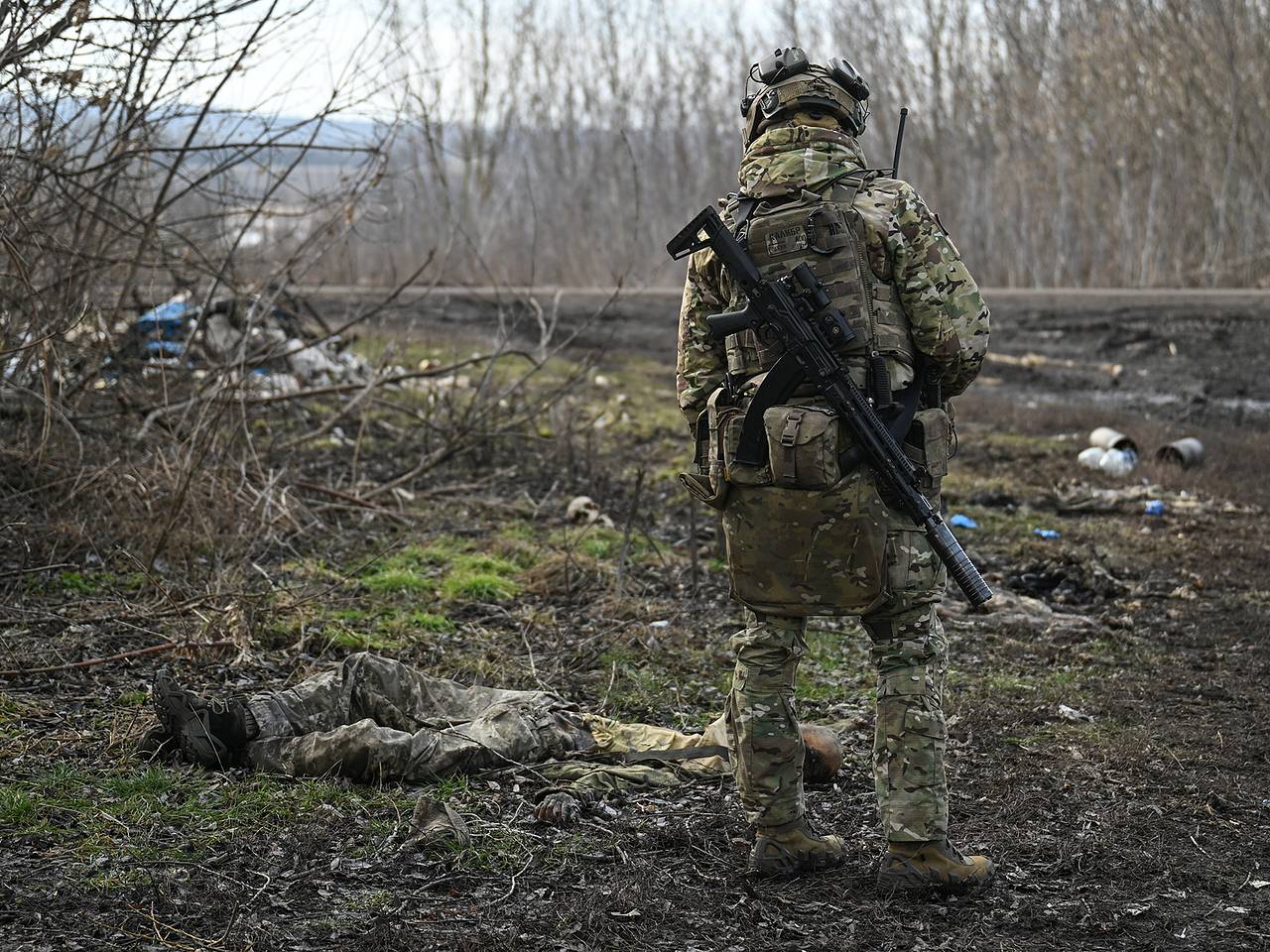 Появились кадры с найденными под Курском истлевшими останками бойцов ВСУ