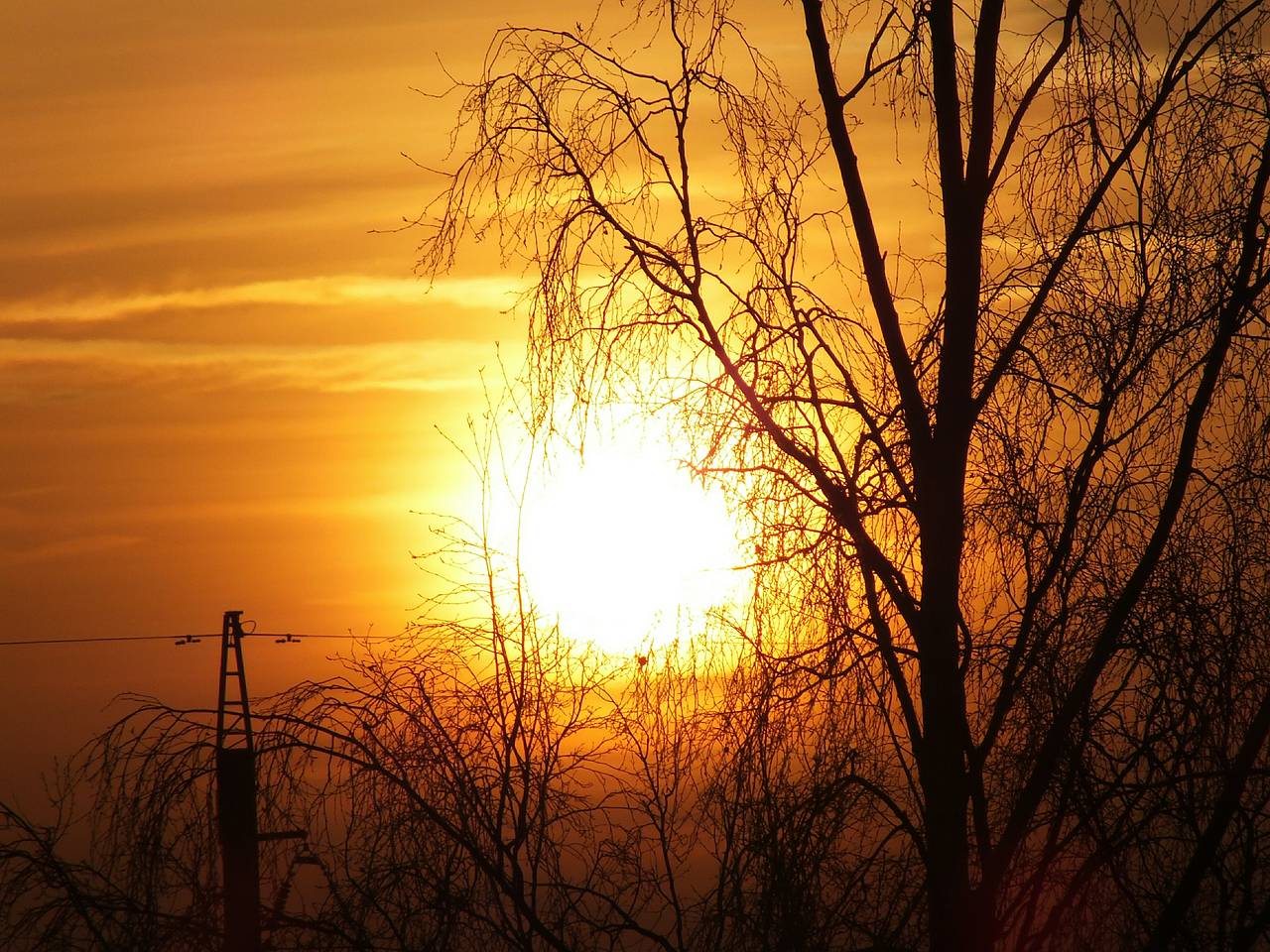 Жители российского города сообщили о взрывах