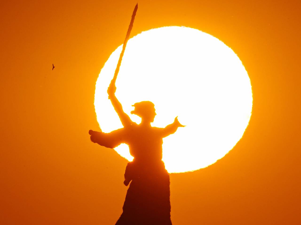 Раскрыты подробности о найденном в голове скульптуры «Родина-мать зовет!» теле мужчины