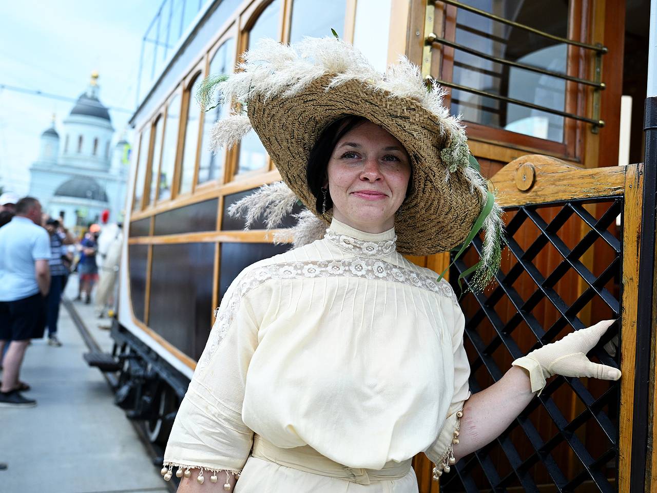 В Москве на улице Сергия Радонежского прошли парад и выставка исторического транспорта