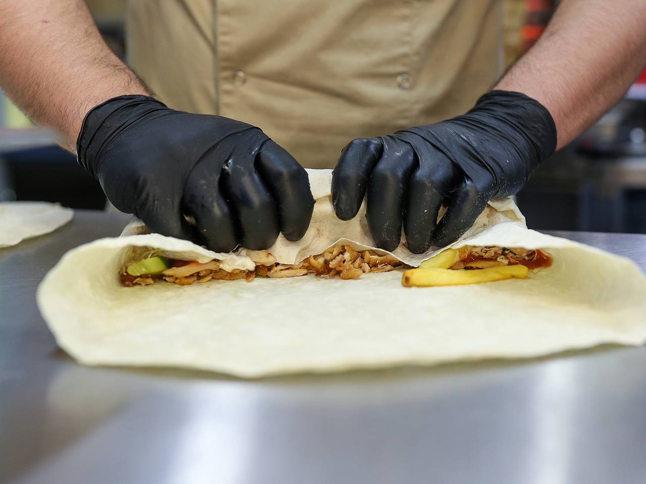 Под Москвой произошло массовое отравление шаурмой